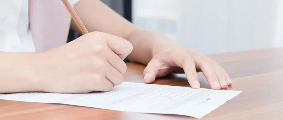 以案说险:客服耐心解答,助力保障消费者知情权